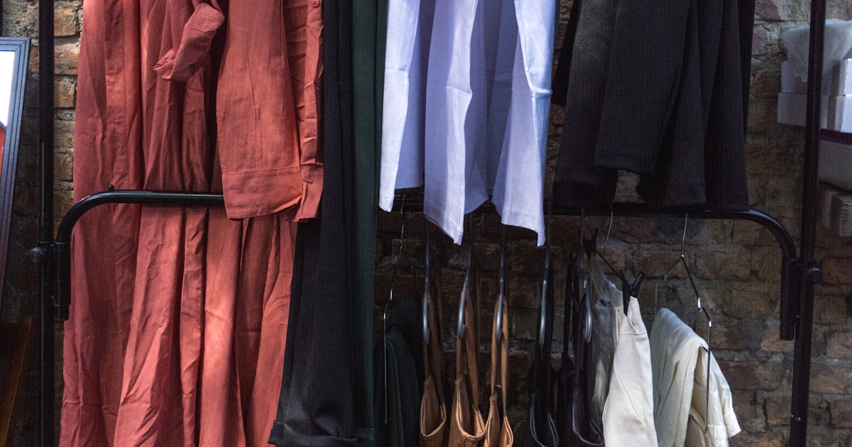 How to Build a Capsule Wardrobe on a Budget